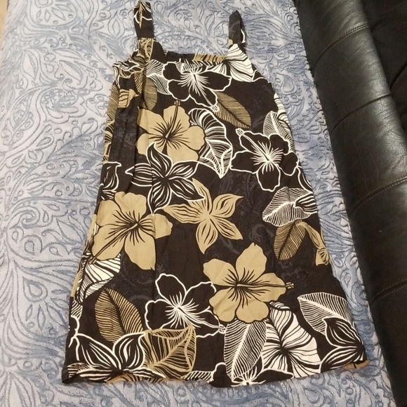 Dress - Picture 1 of 2